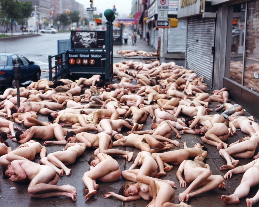 «Cuando el Arte se desnuda» – Spencer Tunick en el Centro Niemeyer
