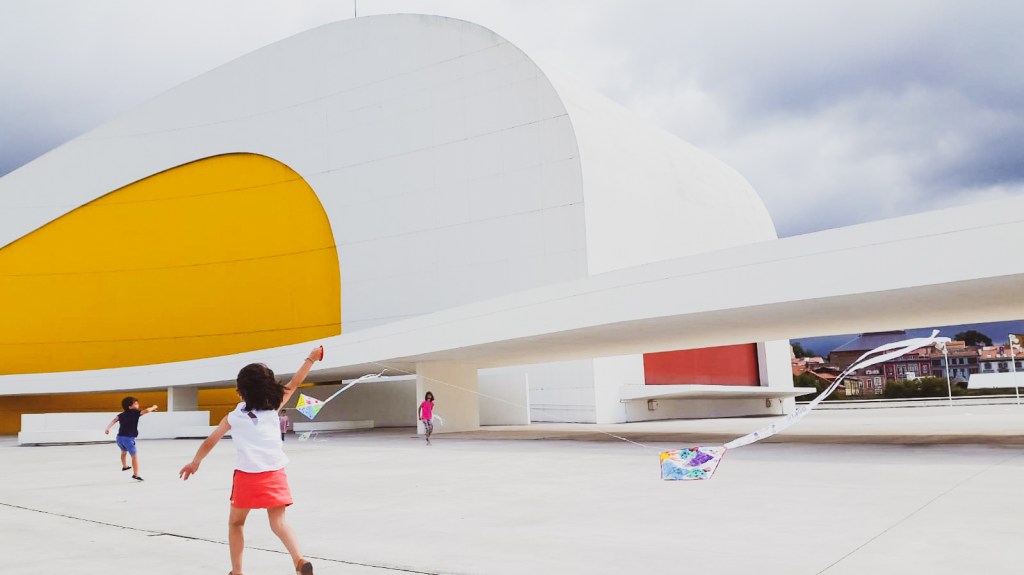 Nuevo programa de actividades y talleres Pintar-Pintar en el Centro Niemeyer otoño 2019
