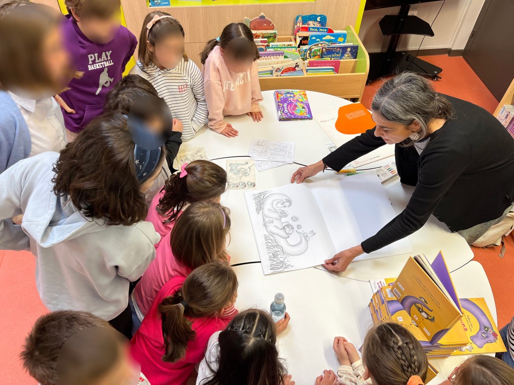 Encuentro de las niñas y niños de Noreña con la ilustradora Nanu González